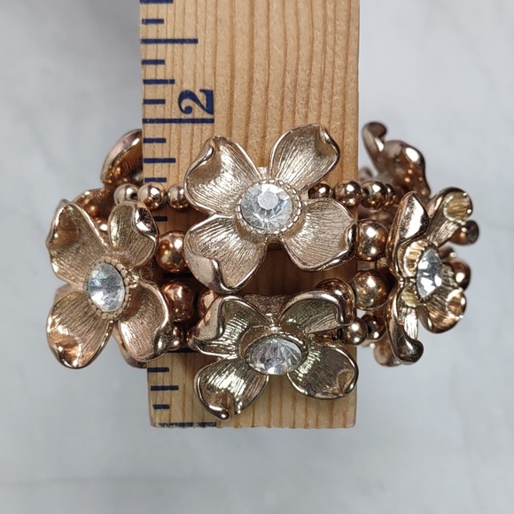 Natasha Rose Gold Dogwood Flower Stretch Bracelet - Picture 4 of 5